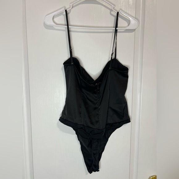 WeWoreWhat Sleek satin Black sleeveless Bodysuit size L - Picture 6 of 11